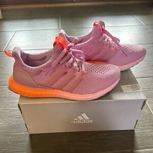 Women Adidas Ultraboost 5.0 DNA Size 7 1/2 - Color Lilac Bliss (Price Firm)
